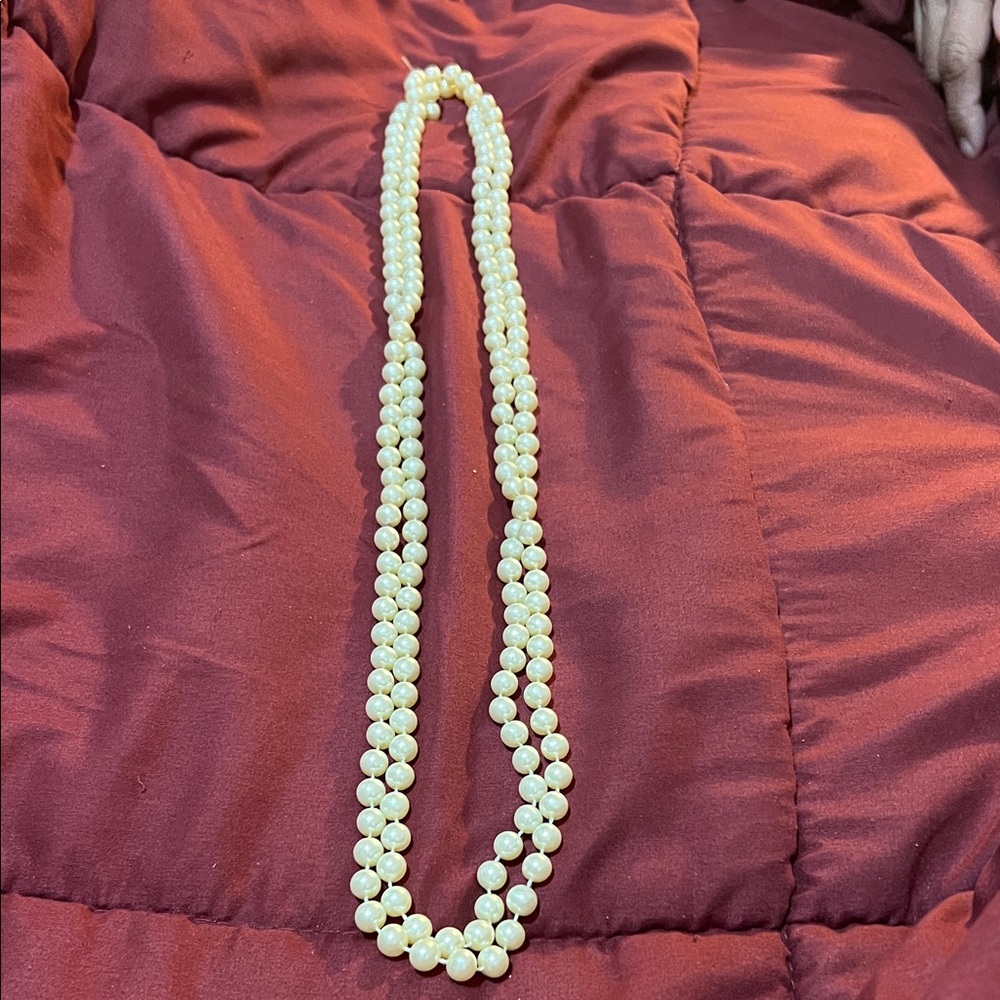 Elegant Cream Pearl Necklace